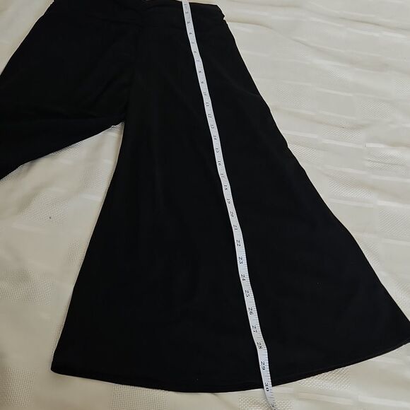 Elegant Black Midi Palazzo Pants - Picture 7 of 16
